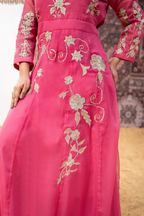 ROSÉ ÉLAN – Luxury Embroidered Pink Maxi